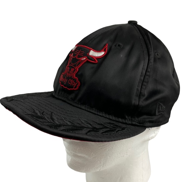 Chicago Bulls Unique Embroidered Brim Sleek New Era Hardwood Classics Patch M/L - Picture 4 of 16
